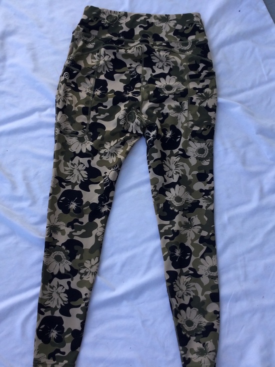 Women’s Leggings, set of 3, 2 Pop Fit, 1 LSU, Large - Picture 6 of 15